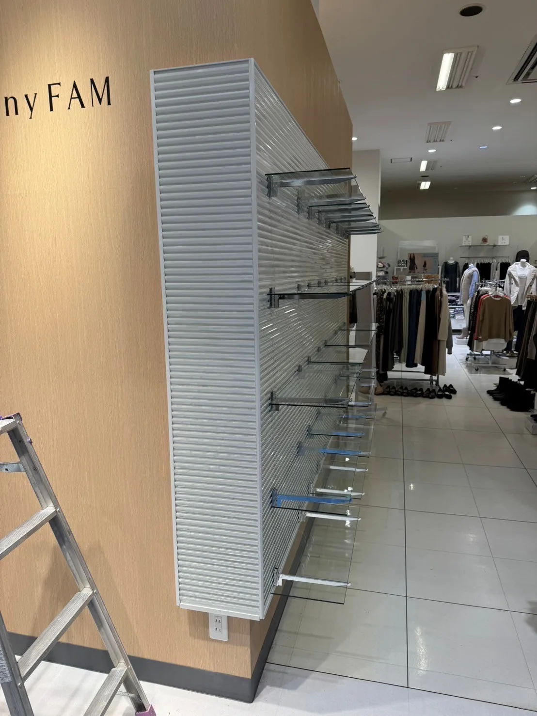 改装工事中の店舗空間
