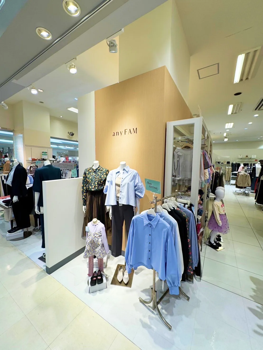 PROCEEDが施工したアパレル店舗内装